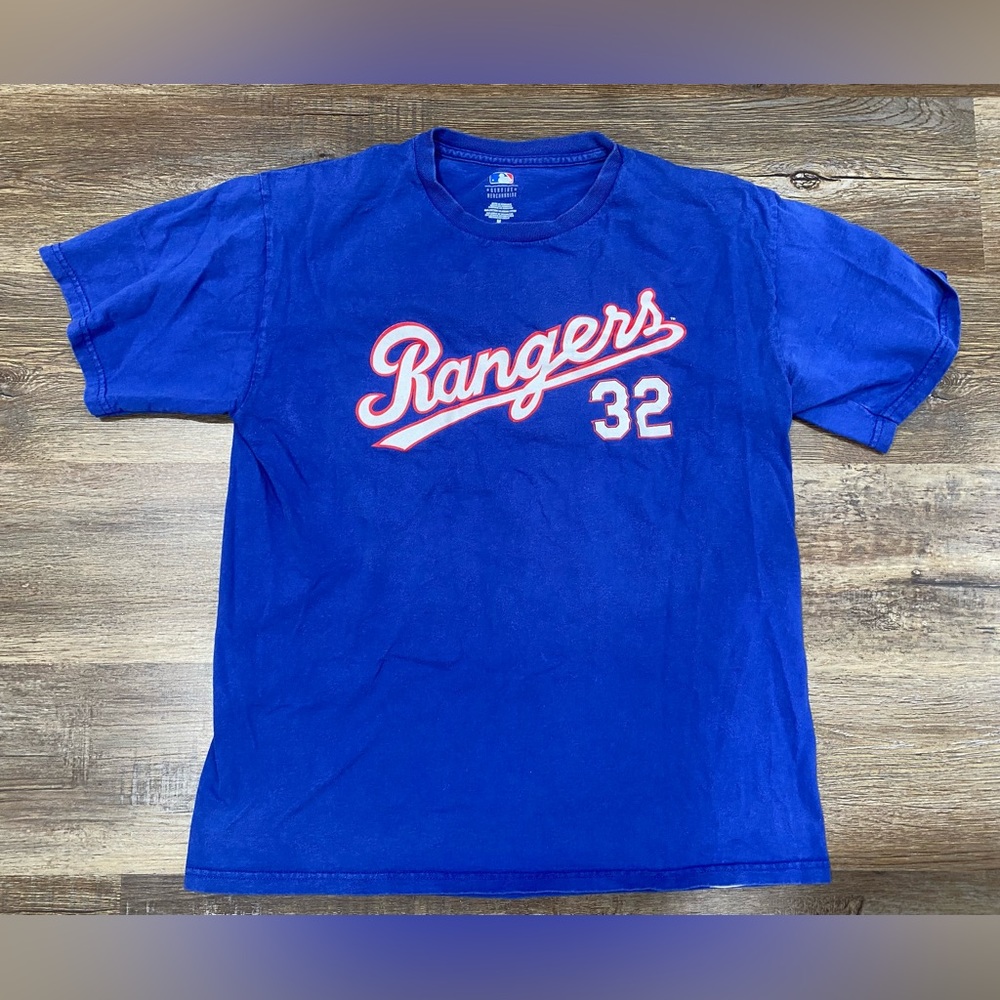 Used MLB Texas Rangers Josh Hamilton #32 T Shirt Size Medium.